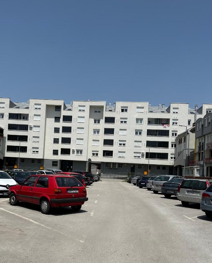 Stan Na Dan Viktor-Lukavica Lejlighed SJJ Eksteriør billede